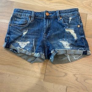 Super cute BLANKNYC size 24 ripped jean shorts